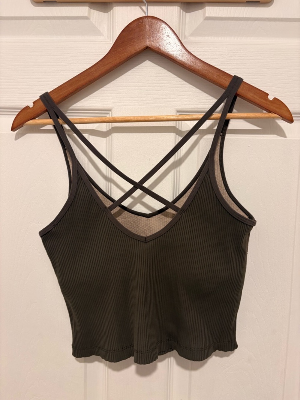 Vuori Ribbed Crop Tank - Picture 5 of 7